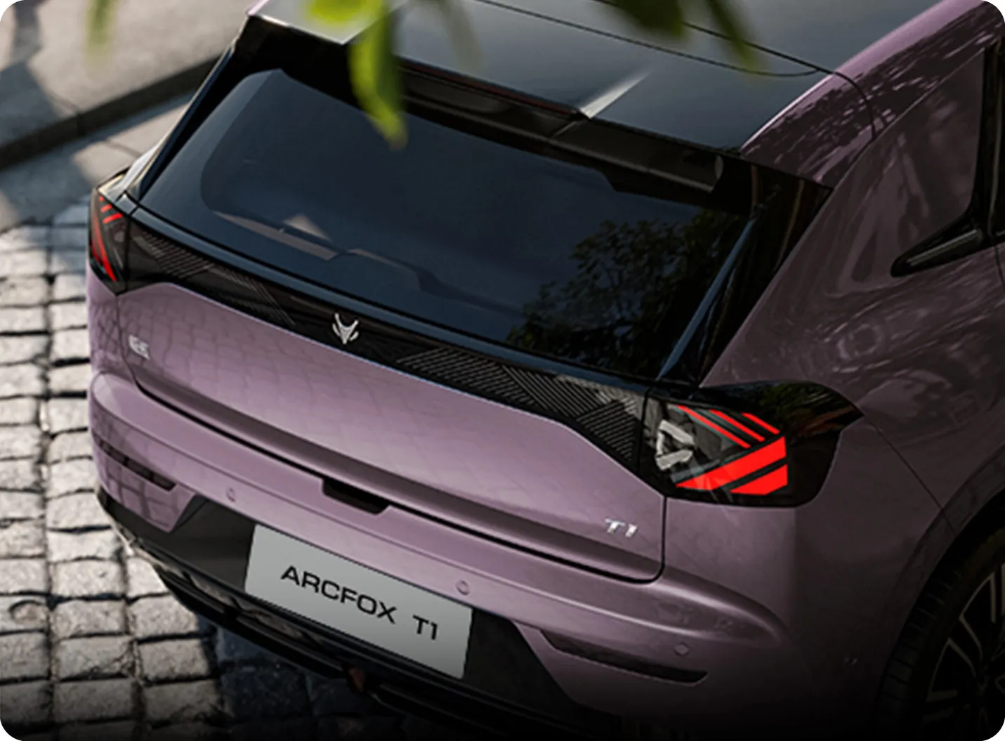 Traseira do Arcfox T1 lilás